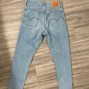 Levi’s wedgie skinny jeans